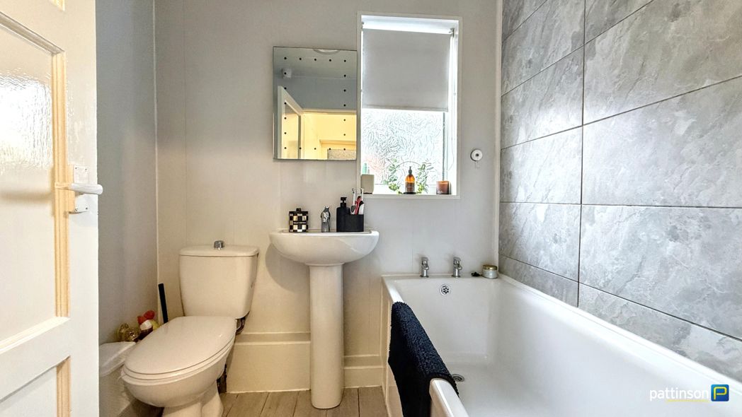 Property image 11 of 22
