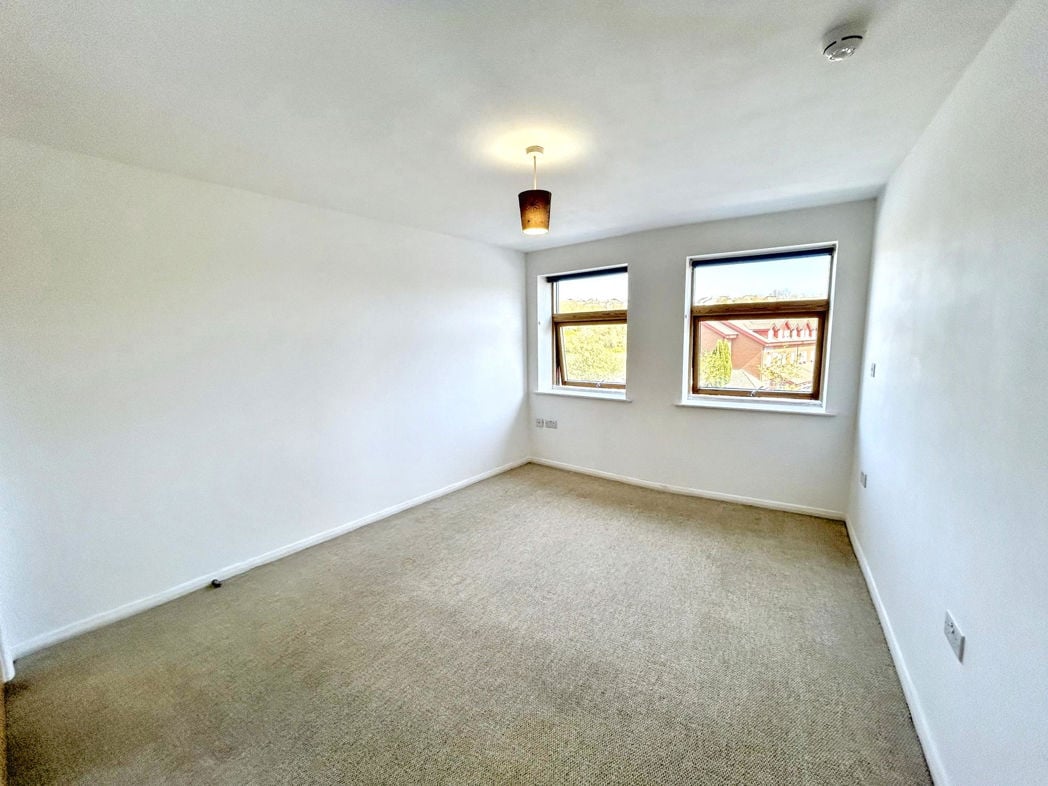 Property image 5 of 9
