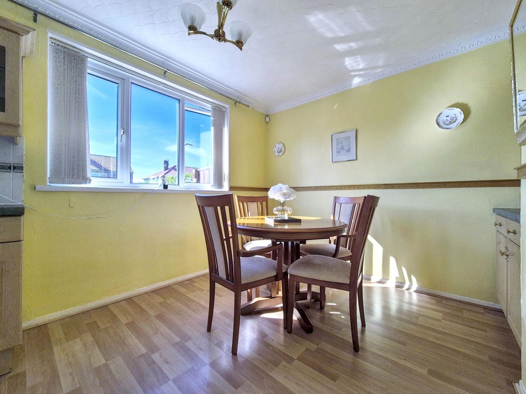 Property image 9 of 23