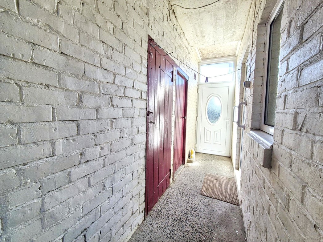 Property image 17 of 23