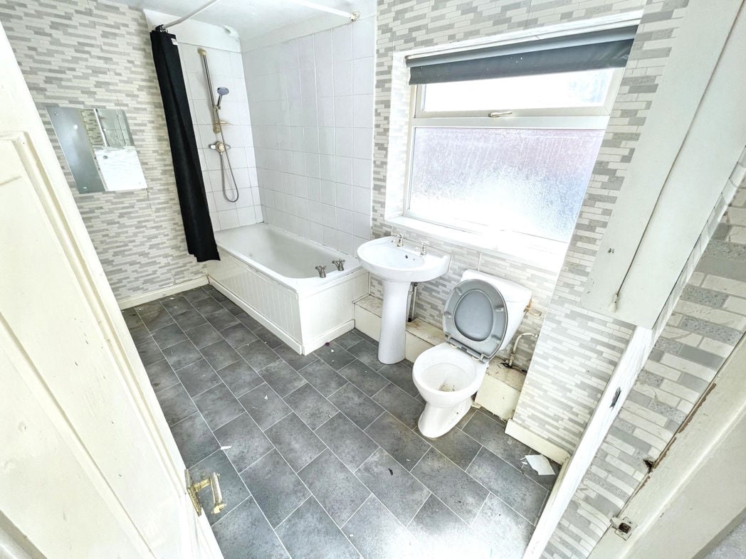 Property image 5 of 8