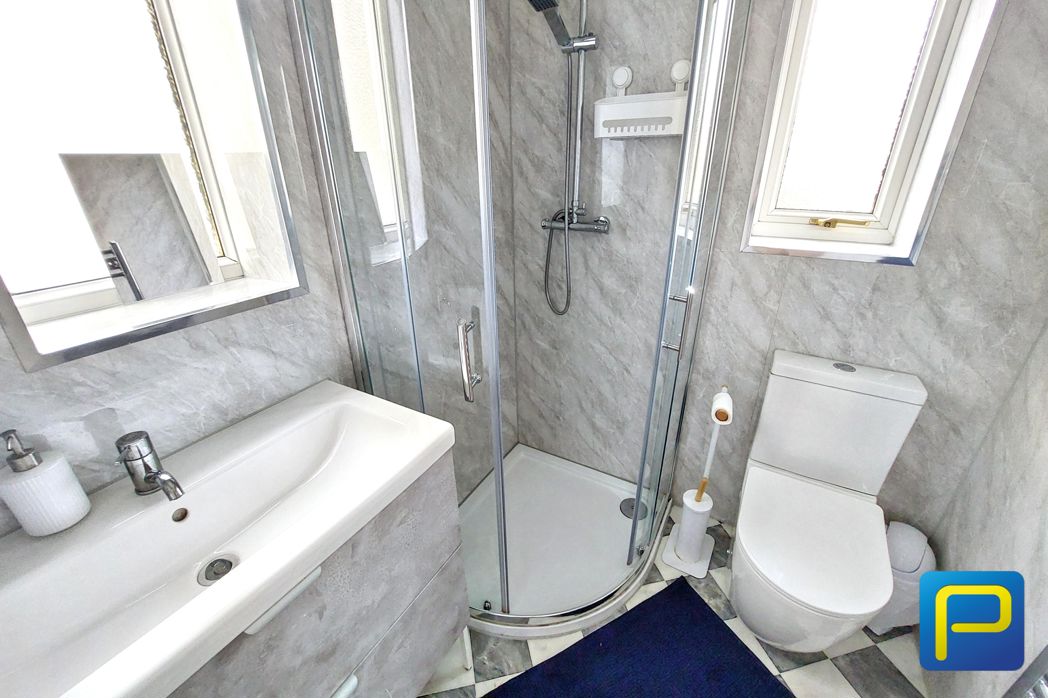 Property image 21 of 28
