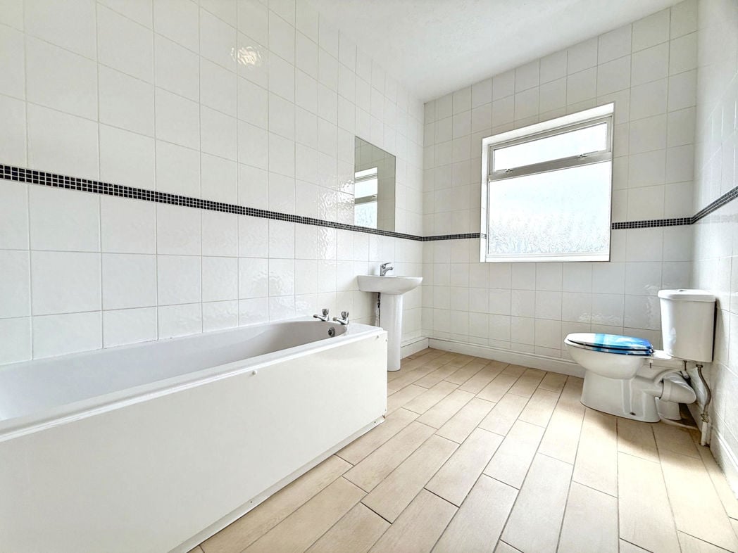 Property image 16 of 23