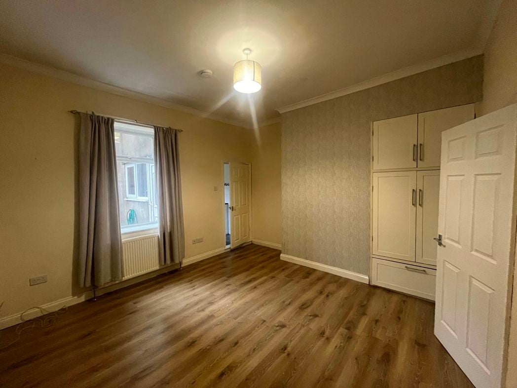 Property image 6 of 9