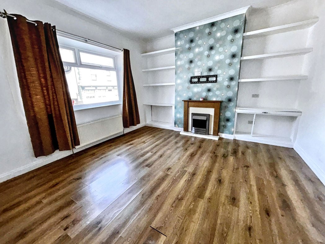 Property image 2 of 10