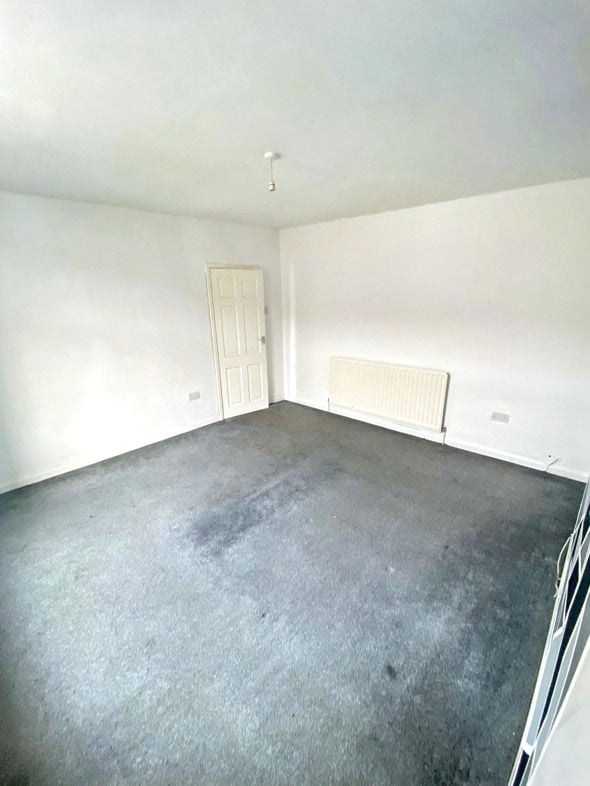 Property image 8 of 9