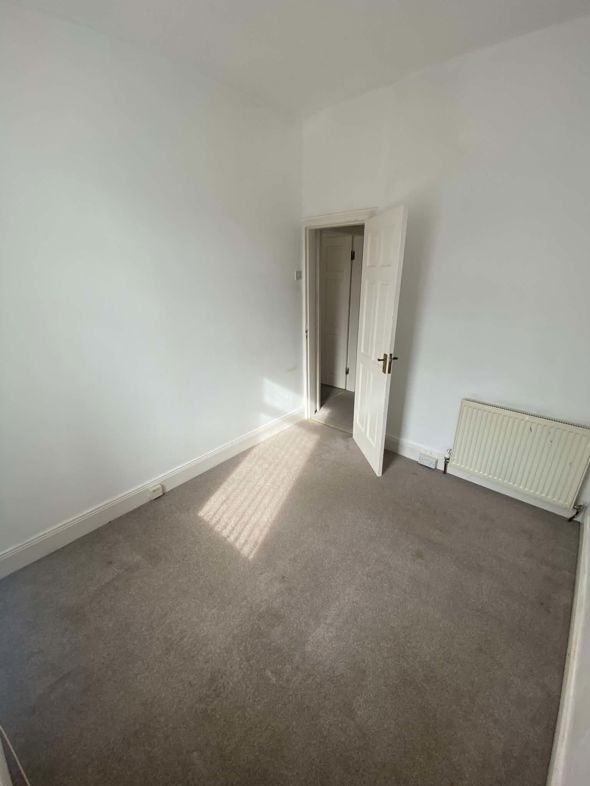 Property image 7 of 9