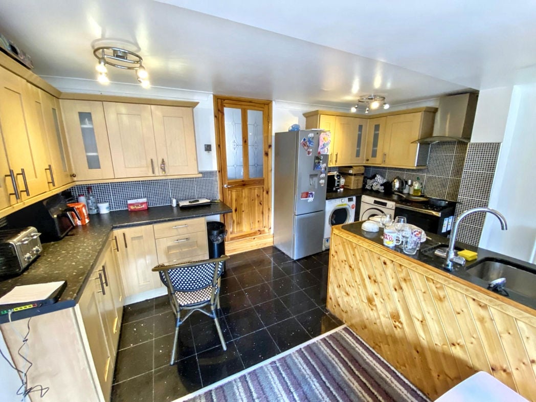 Property image 4 of 9