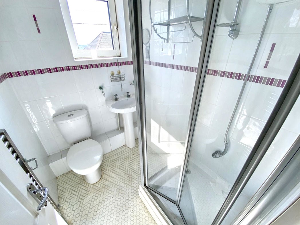 Property image 7 of 9