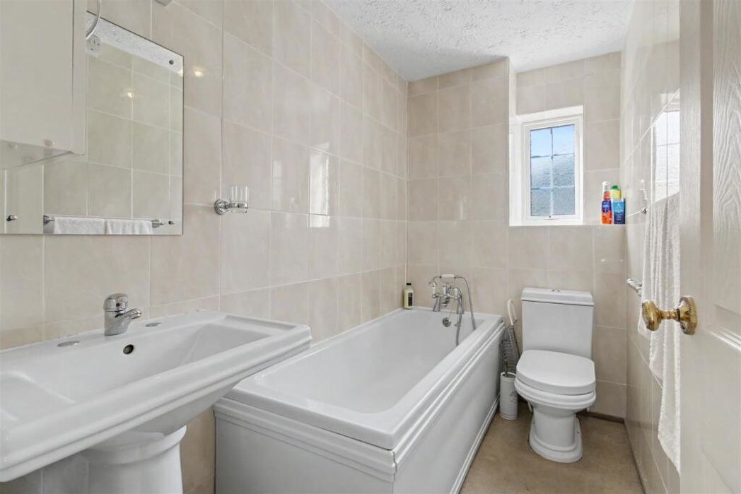 Property image 7 of 15