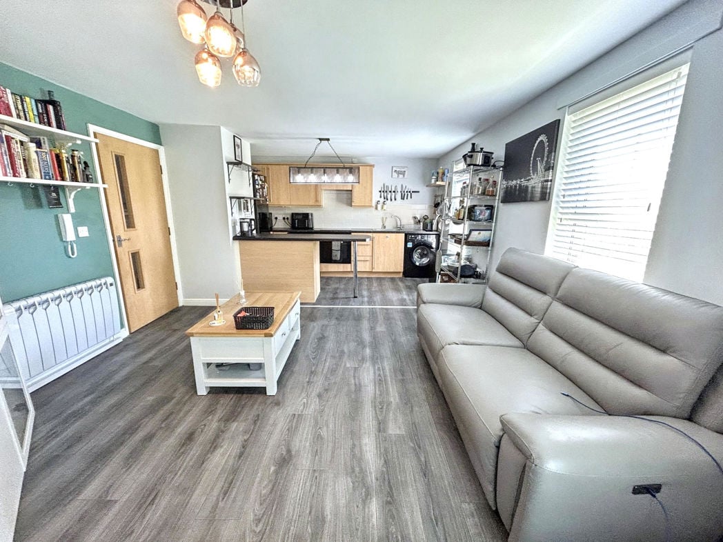 Property image 4 of 8