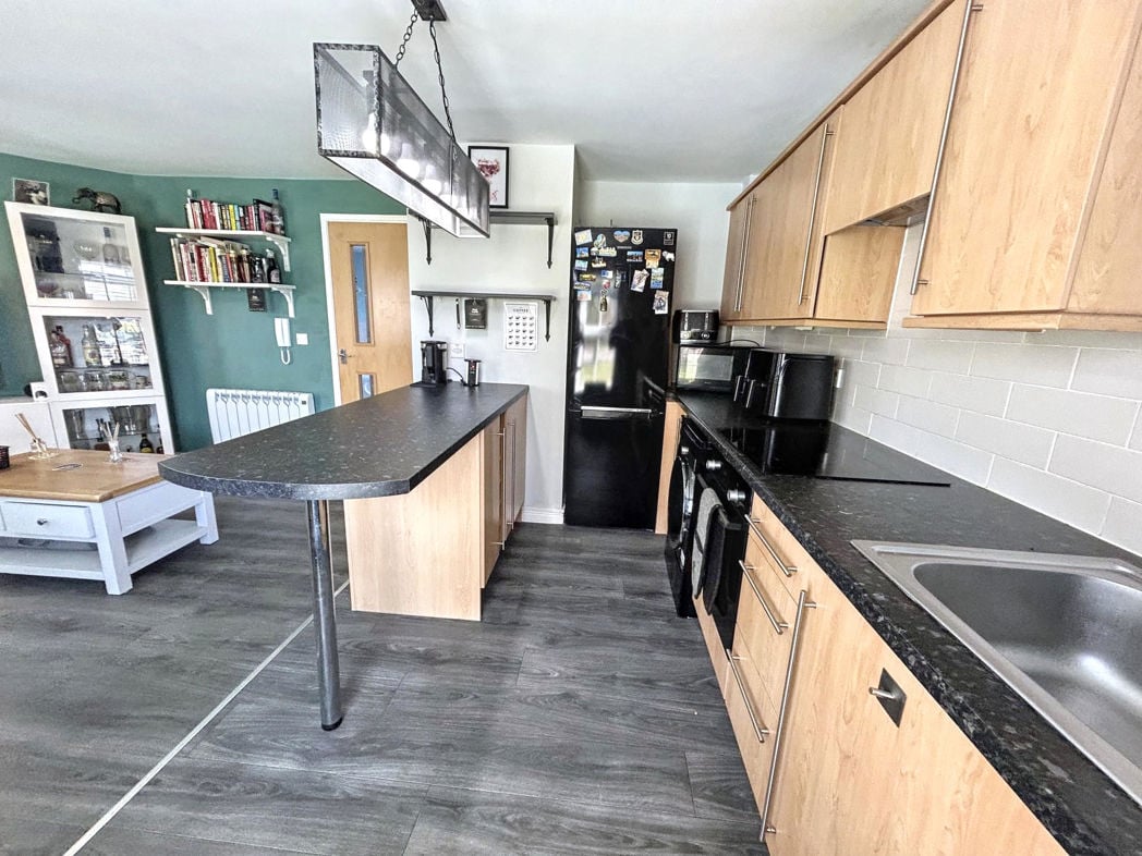 Property image 3 of 8