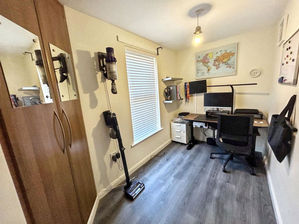 Property image 7 of 8
