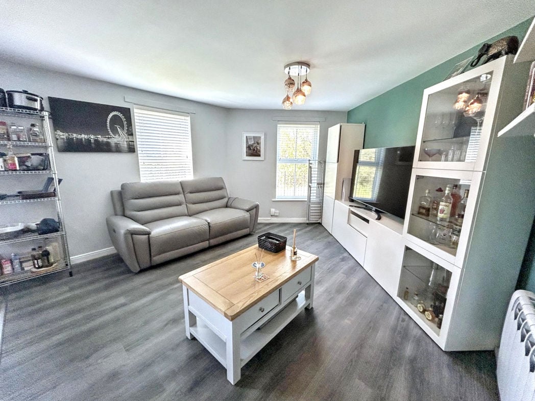 Property image 2 of 8