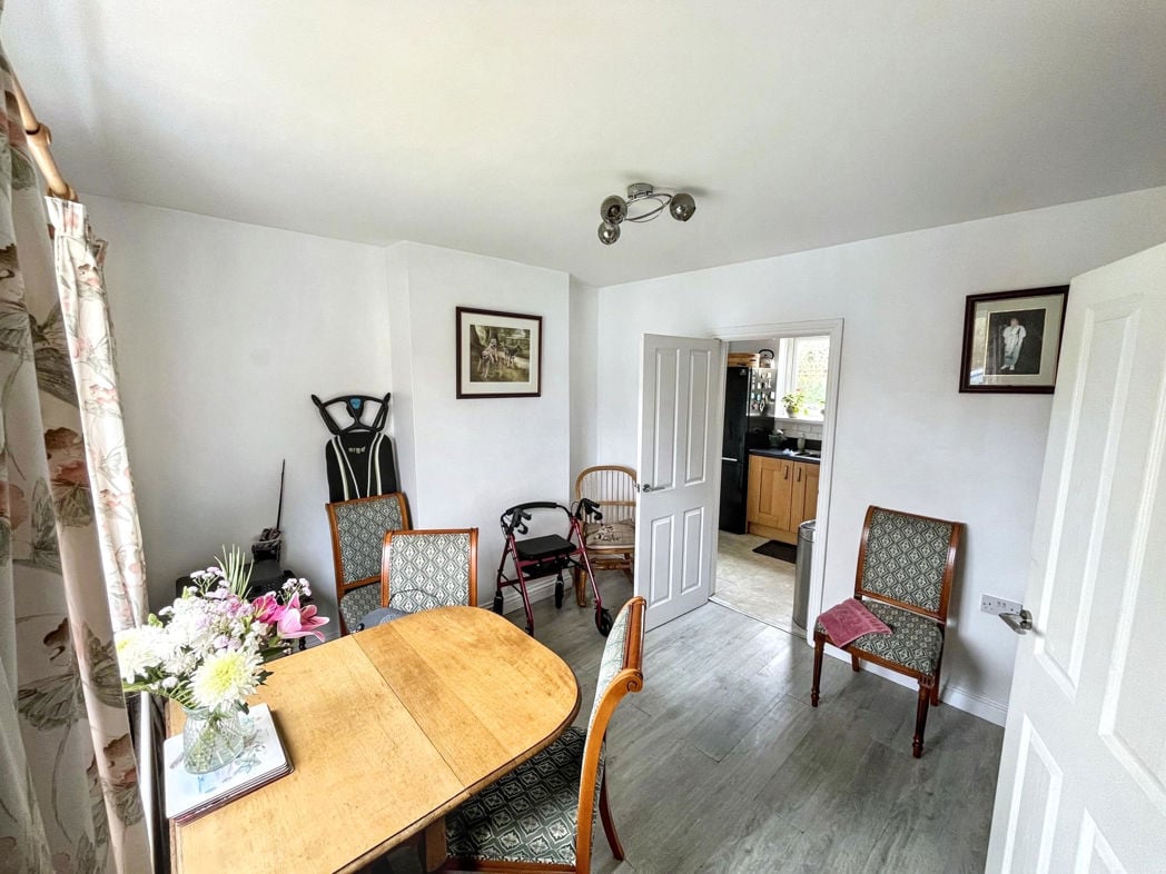 Property image 4 of 16