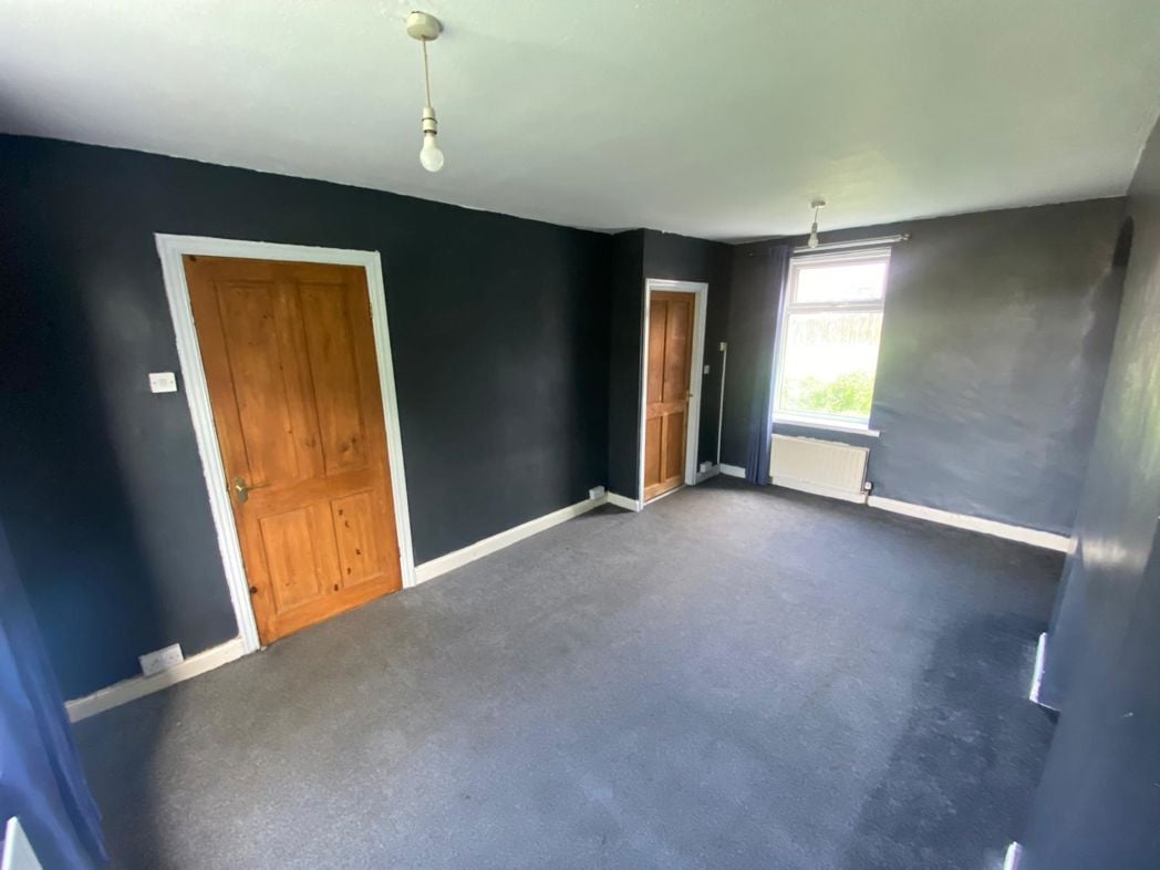 Property image 4 of 11