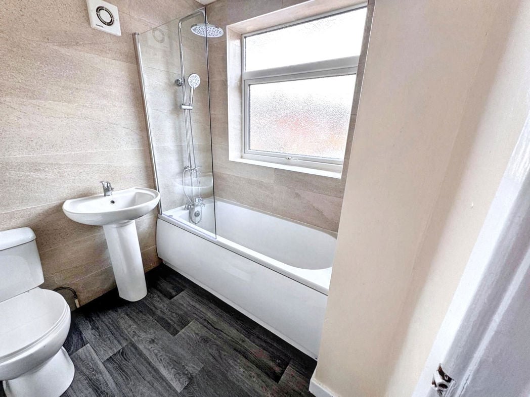 Property image 2 of 12