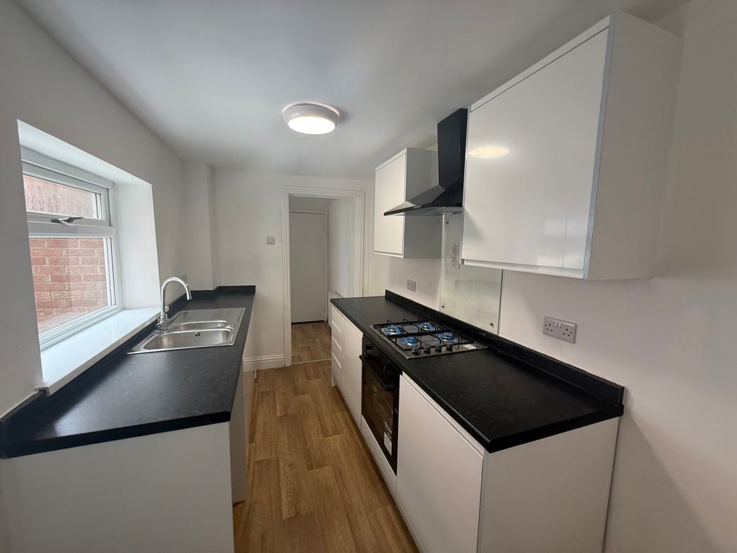 Property image 7 of 9