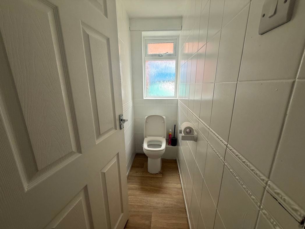 Property image 8 of 9