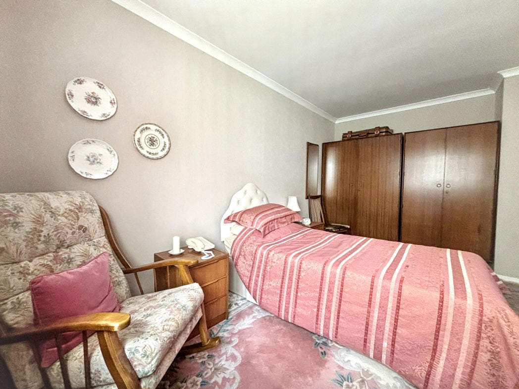 Property image 10 of 17