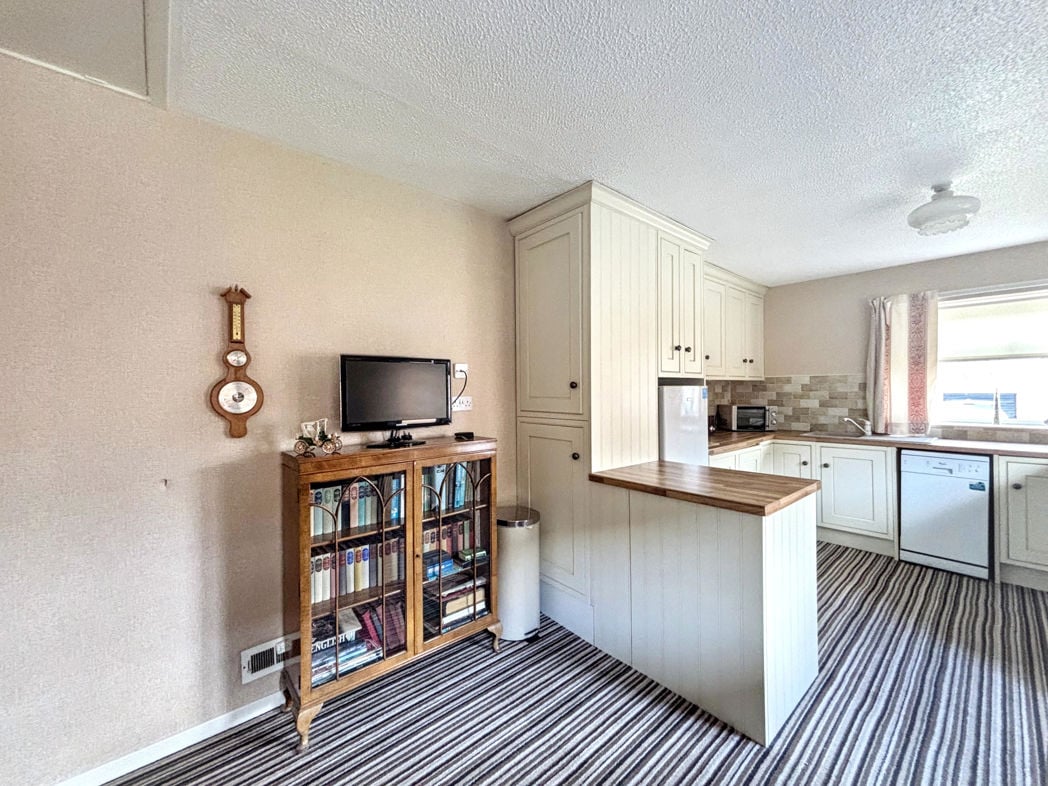 Property image 5 of 17