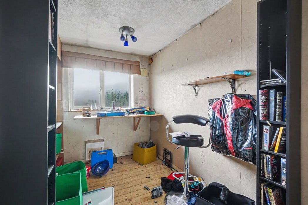 Property image 17 of 23