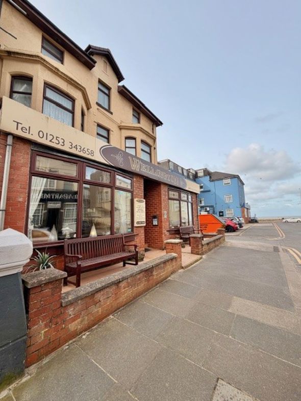 Property image 2 of 27