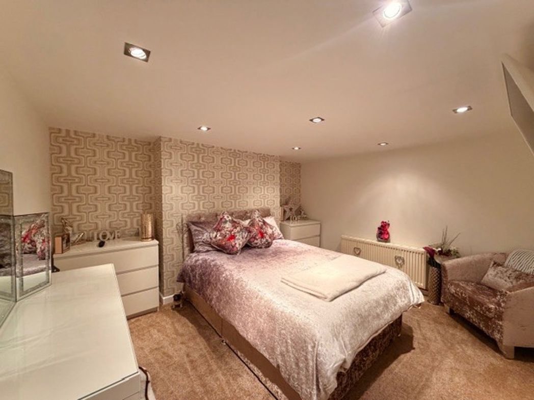 Property image 14 of 27