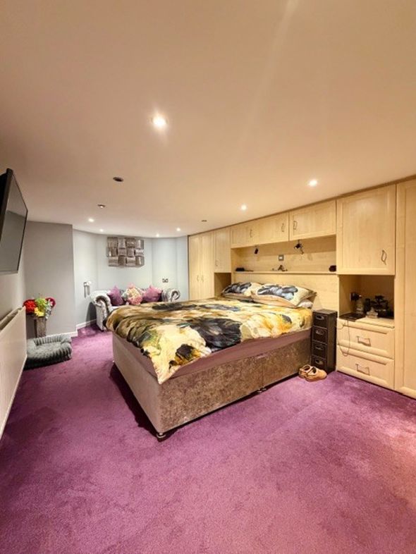 Property image 15 of 27