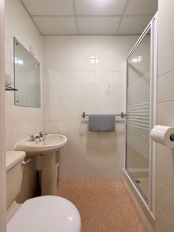 Property image 16 of 27
