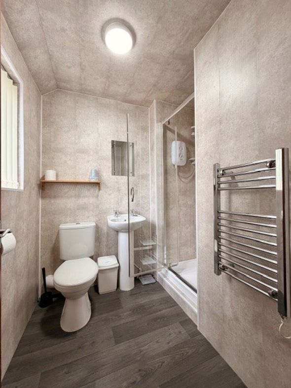 Property image 23 of 27