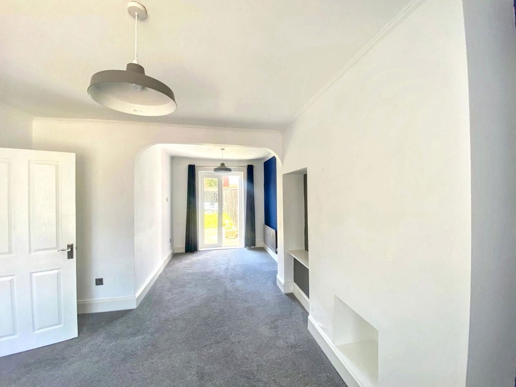 Property image 2 of 13