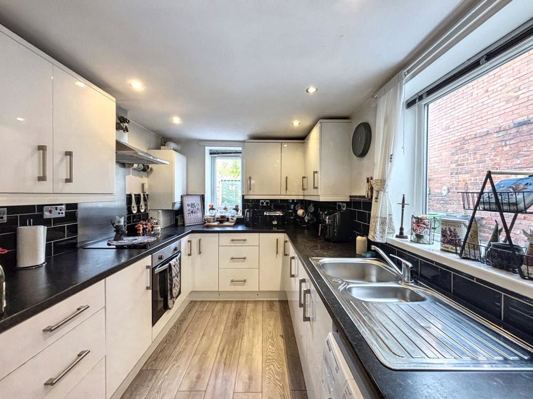 Property image 3 of 16