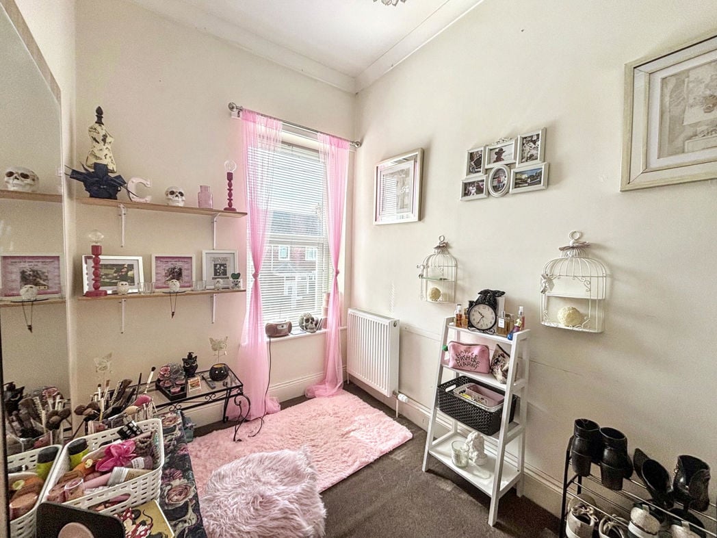 Property image 11 of 16