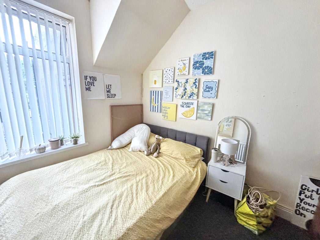 Property image 8 of 11