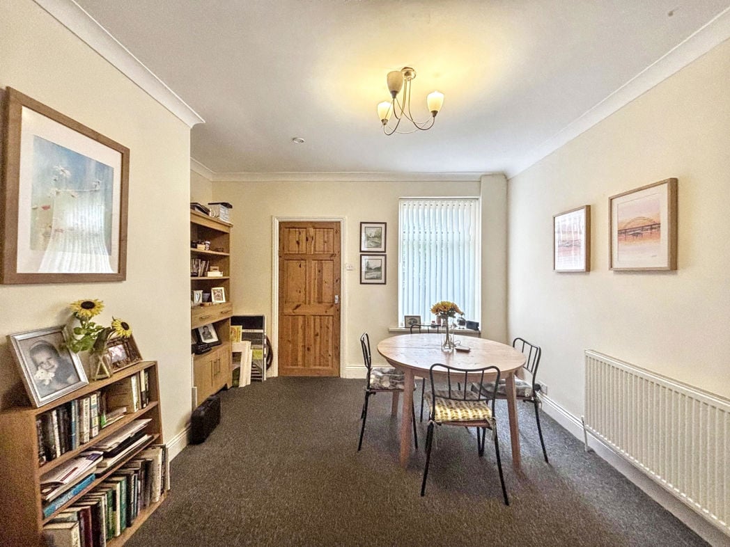 Property image 4 of 11