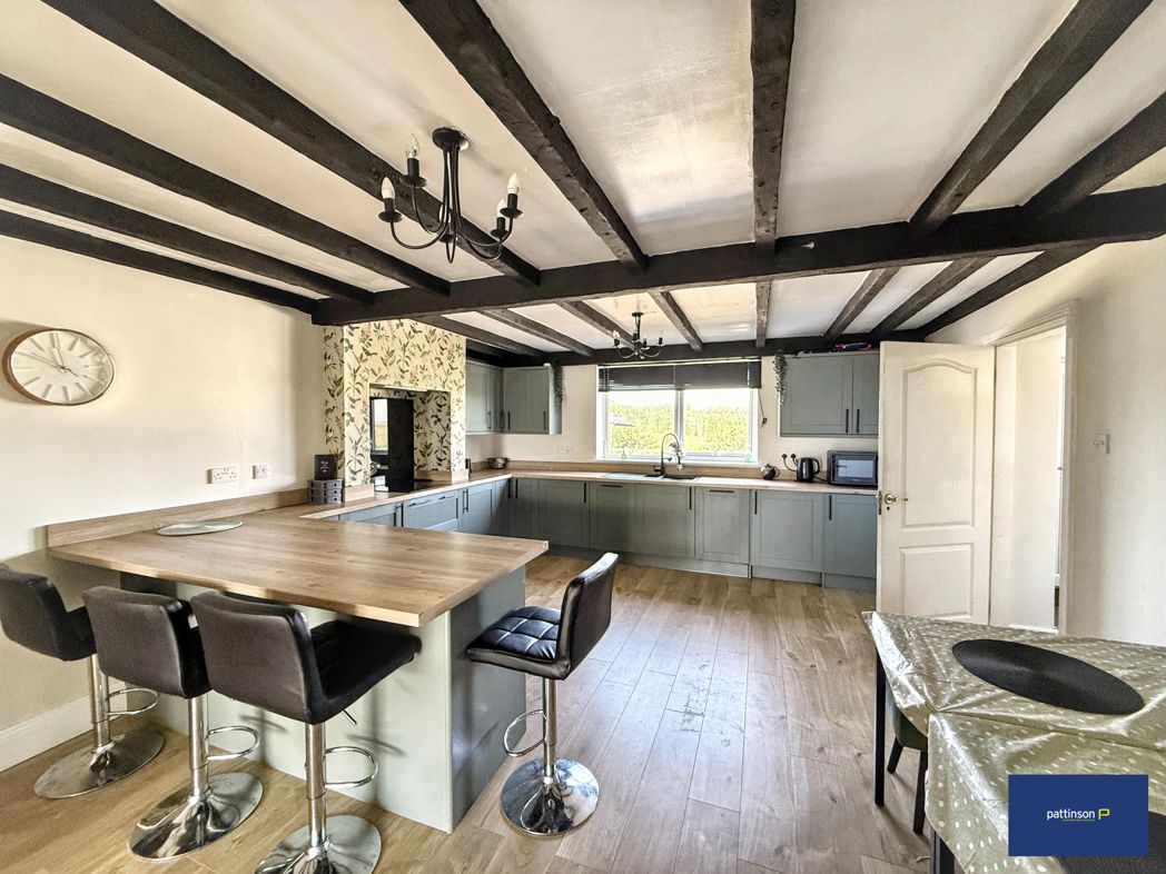 Large Kitchen Breakfast Room