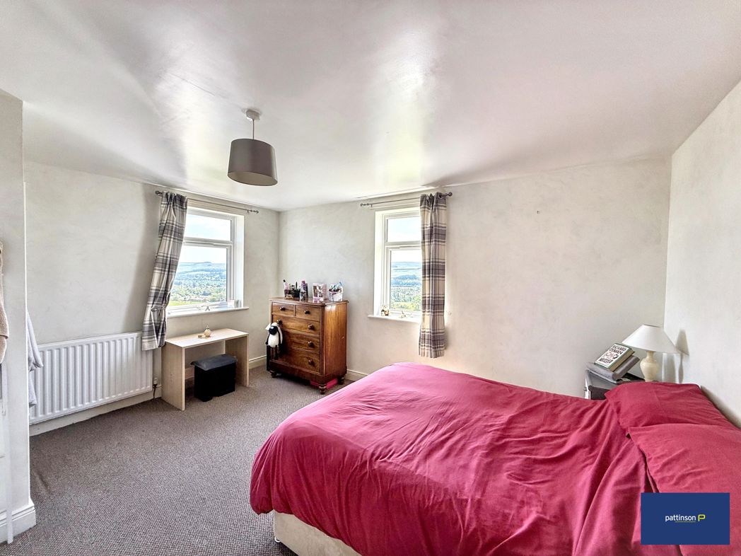 Bedroom 2 En-suite (cottage)