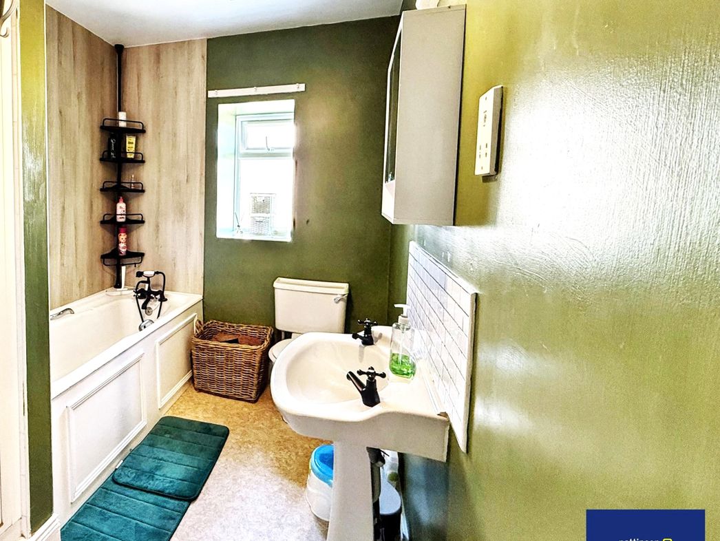 Family Bathroom (House)