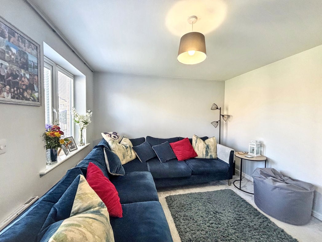 Property image 10 of 17
