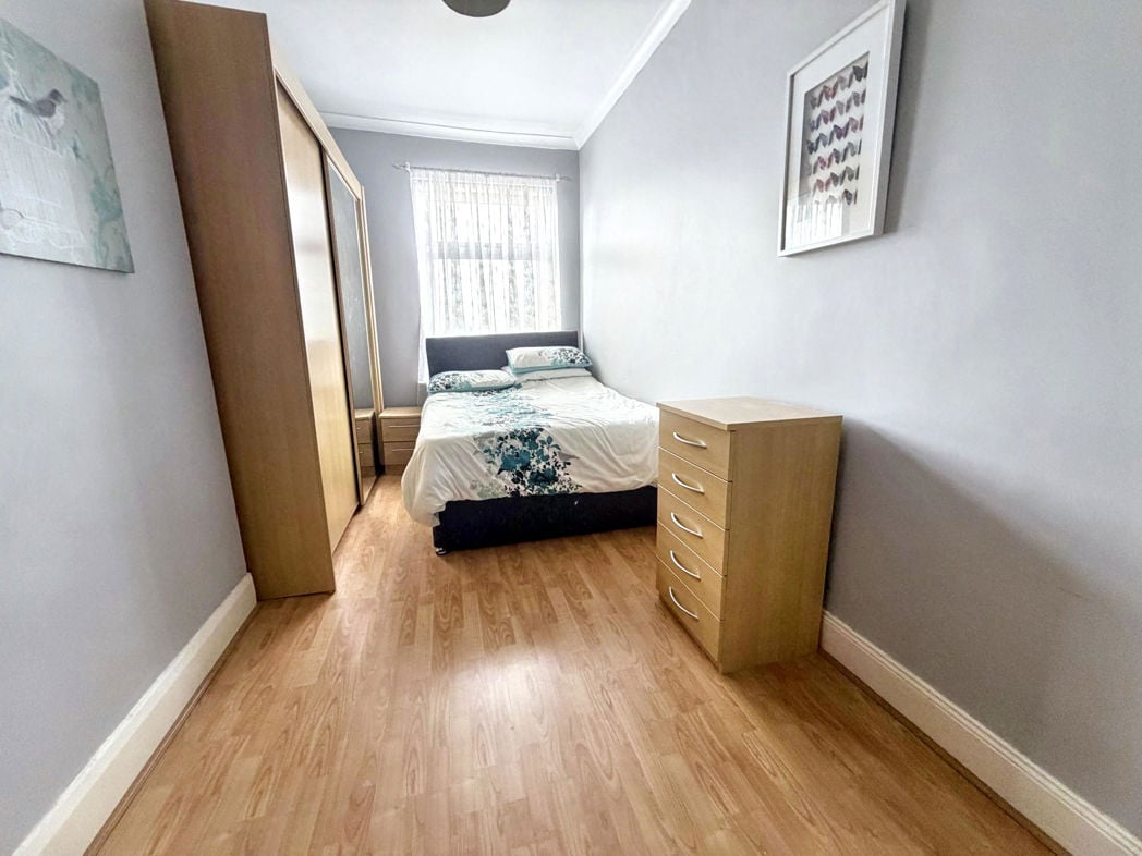 Property image 11 of 17