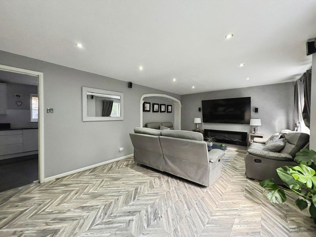 Property image 5 of 26