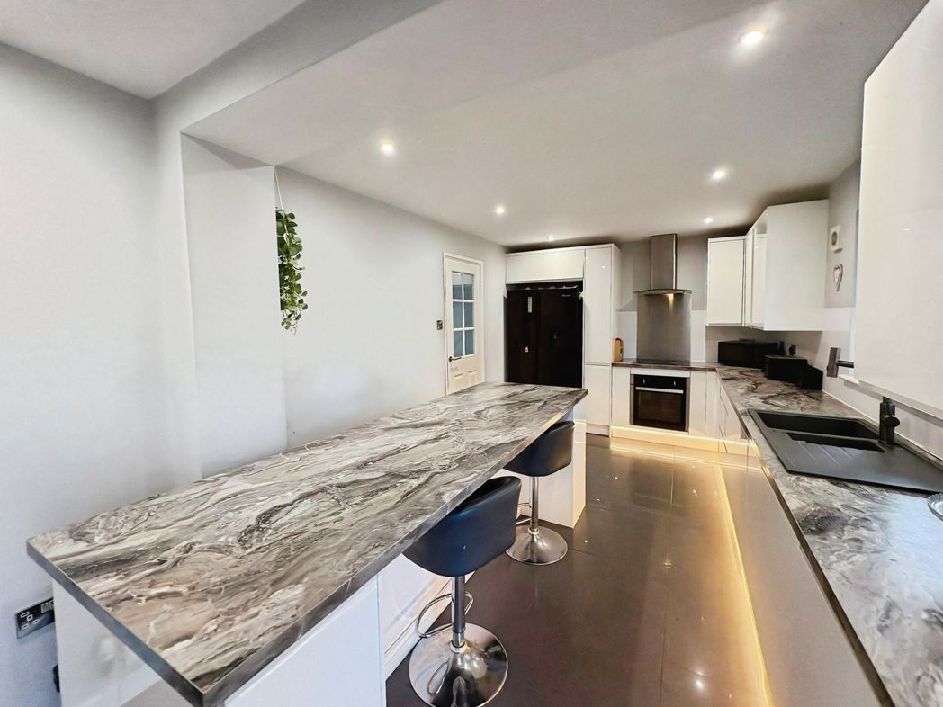 Property image 3 of 26