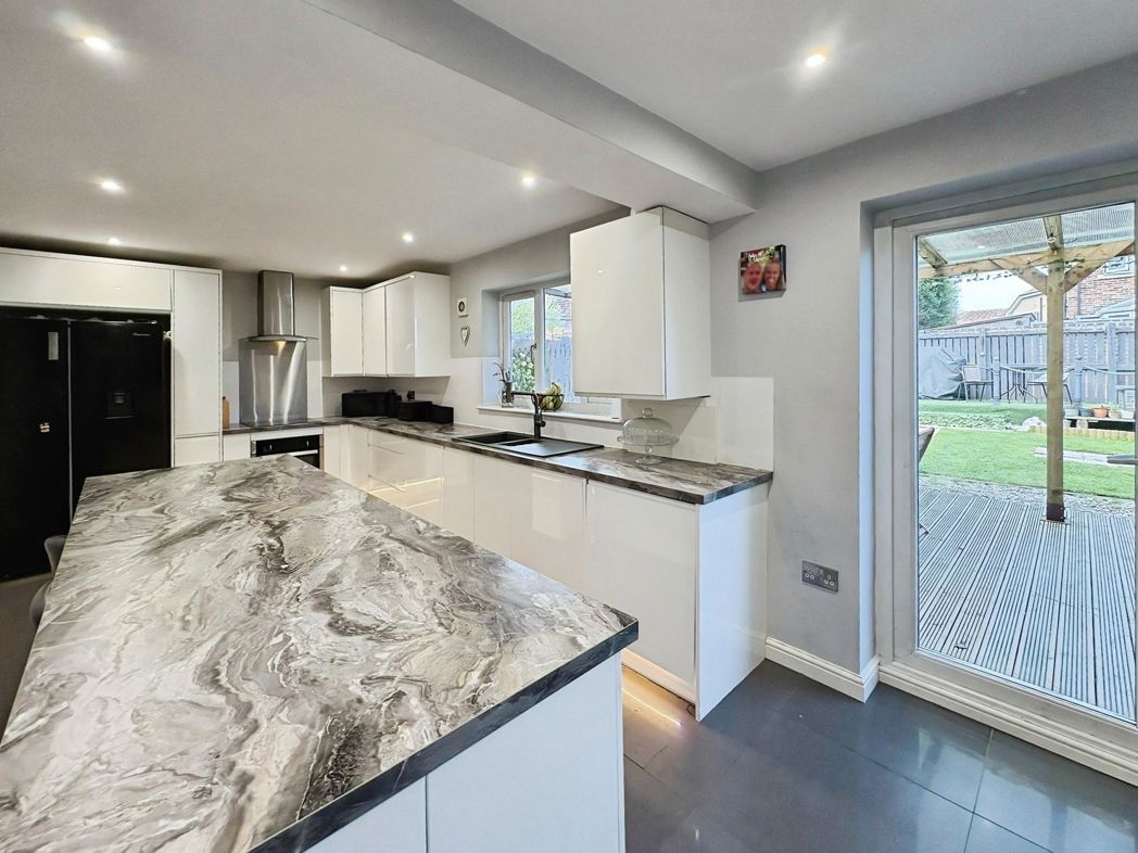 Property image 9 of 26