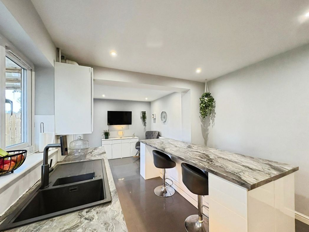Property image 6 of 26