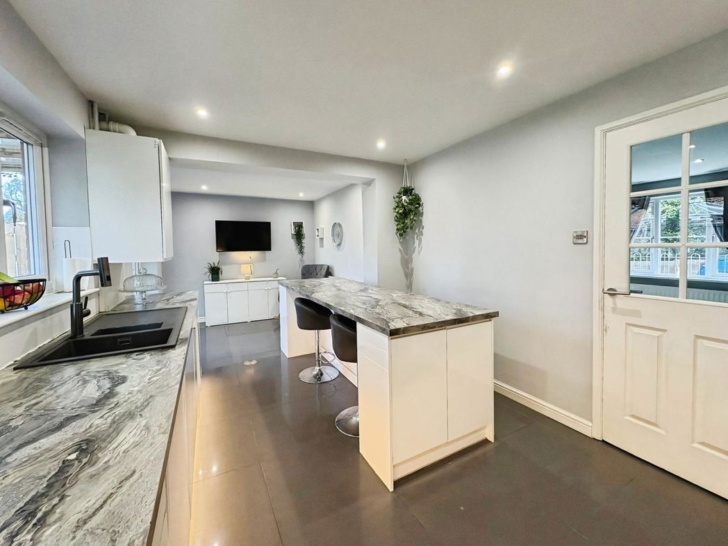 Property image 8 of 26