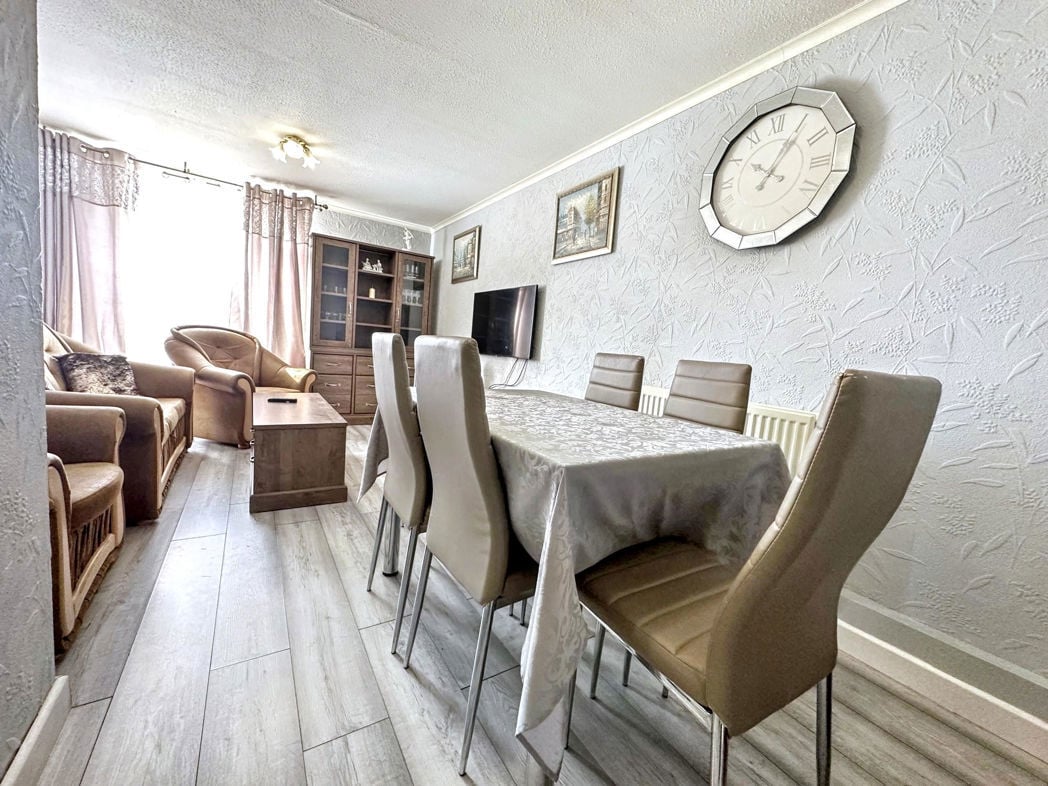 Property image 2 of 10