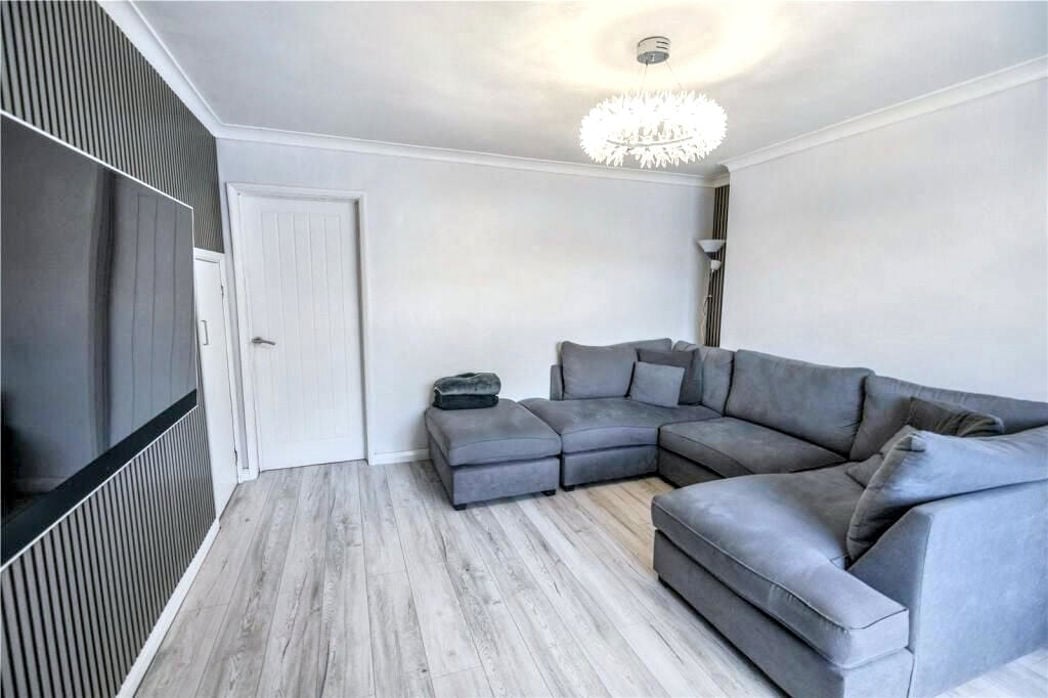 Property image 2 of 16