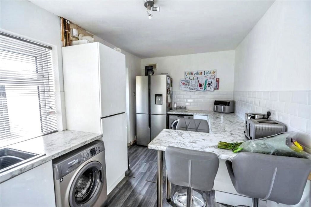 Property image 5 of 16