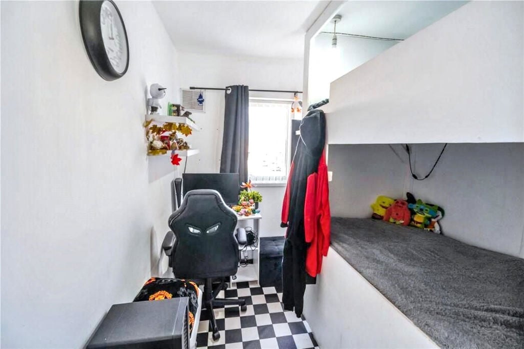 Property image 10 of 16